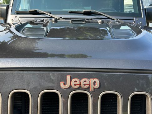 Used 2016 Jeep Wrangler Sahara AWD/4WD image 15