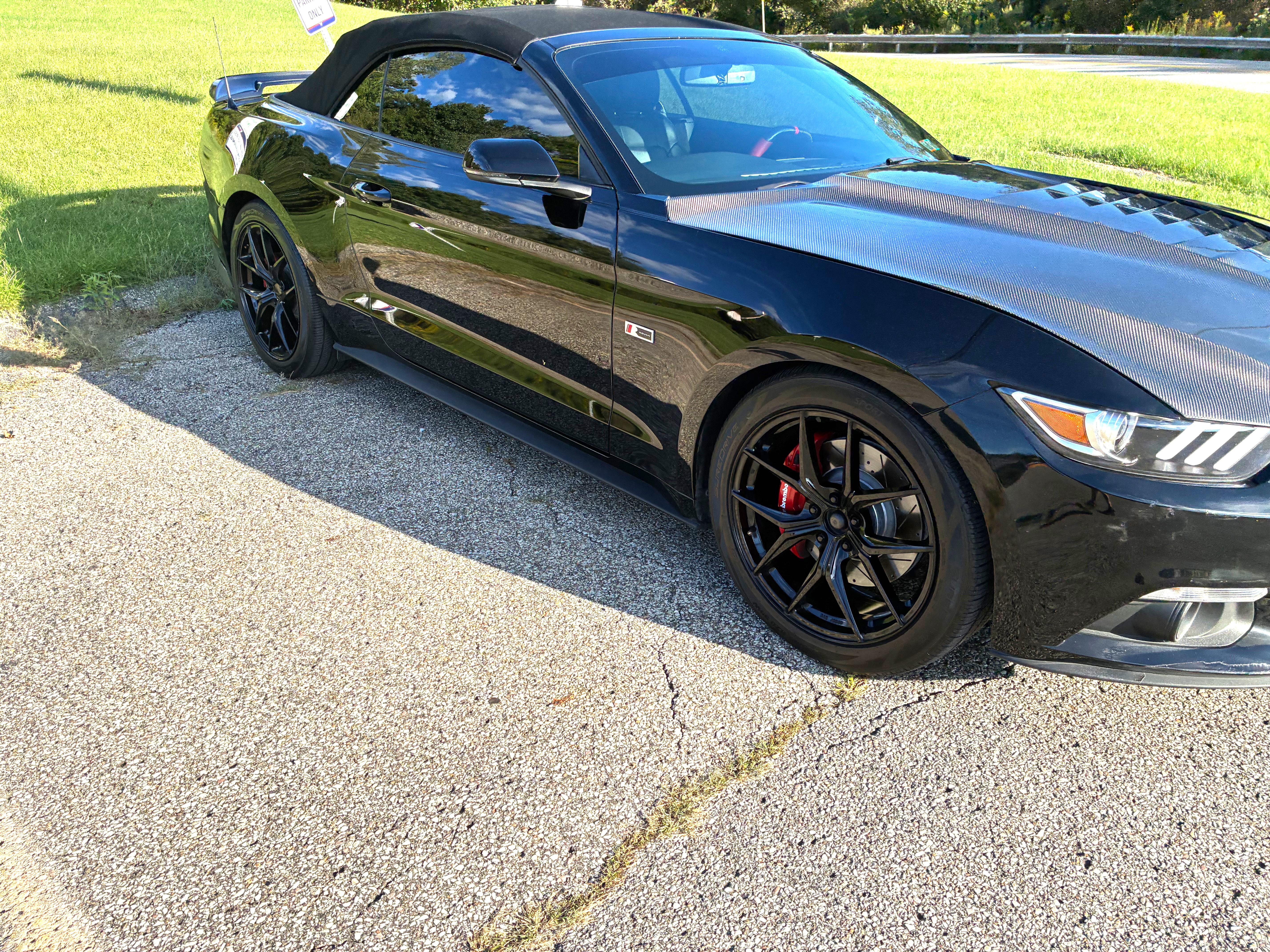 Used 2017 Ford Mustang Premium RWD image 4