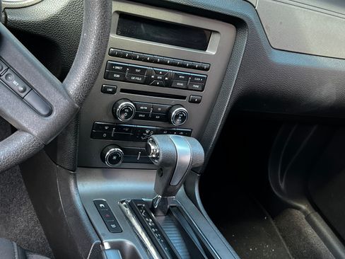 Used 2011 Ford Mustang GT image 10