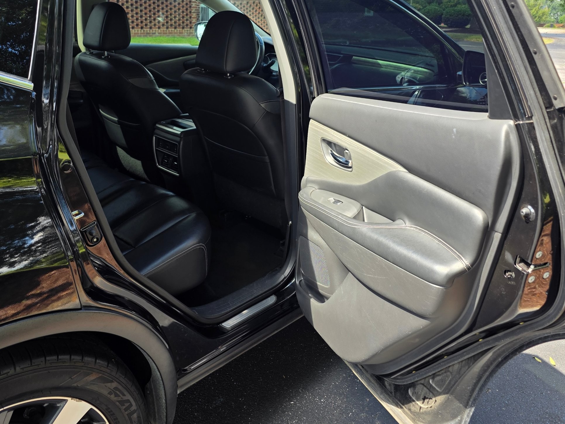 Used 2016 Nissan Murano Platinum w/ Platinum Technology Package FWD image 18