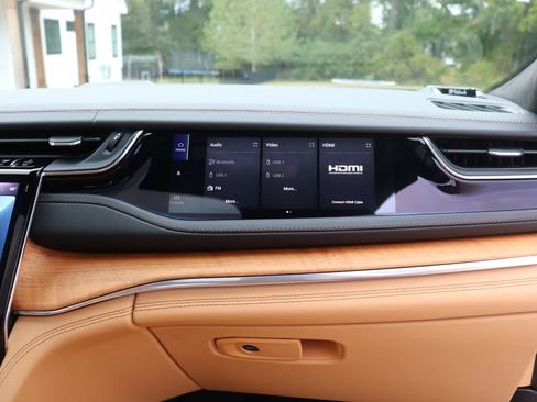 Used 2022 Jeep Grand Cherokee Summit image 10