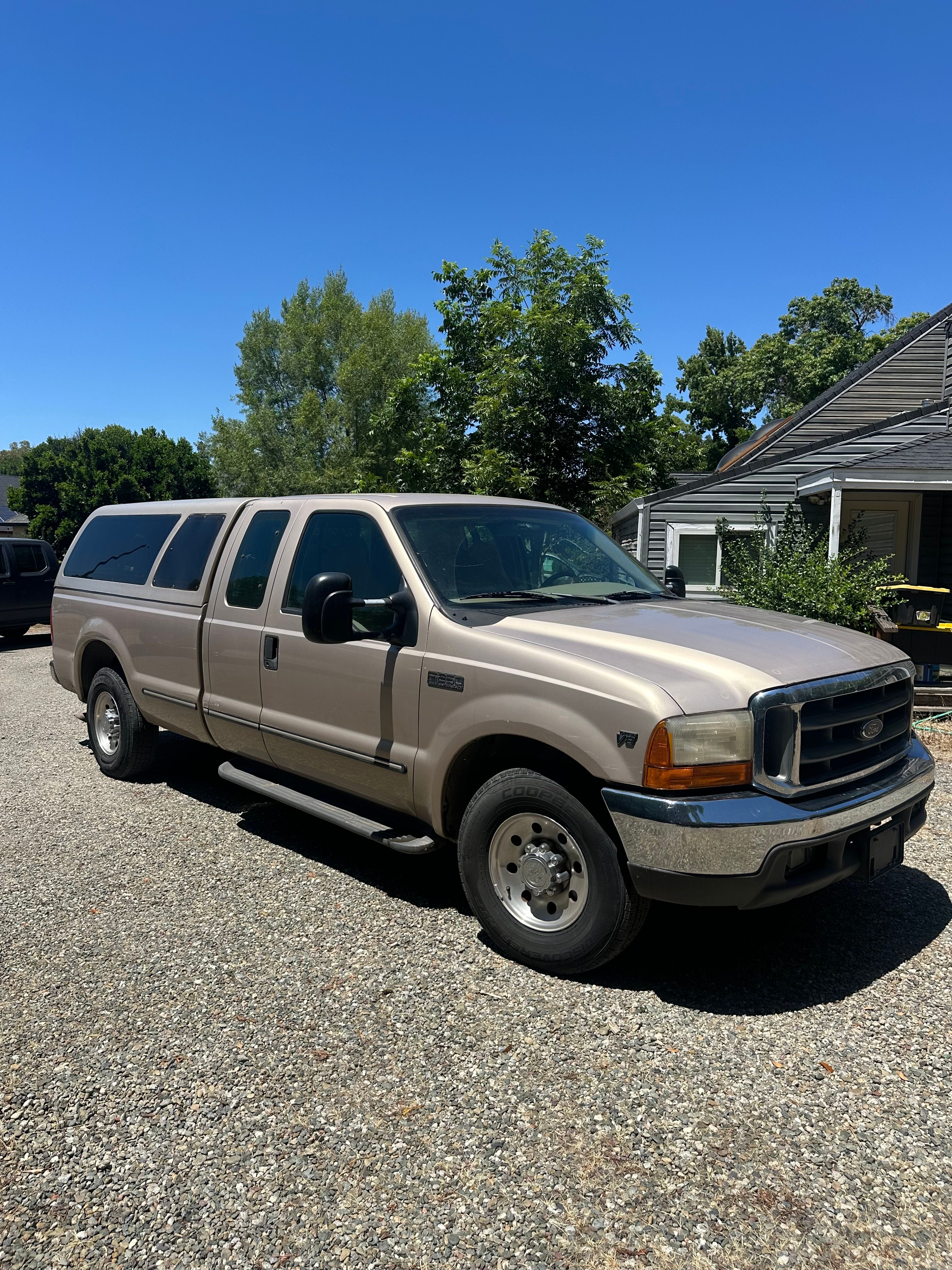 Used 1999 Ford F250 2WD SuperCab Super Duty image 1