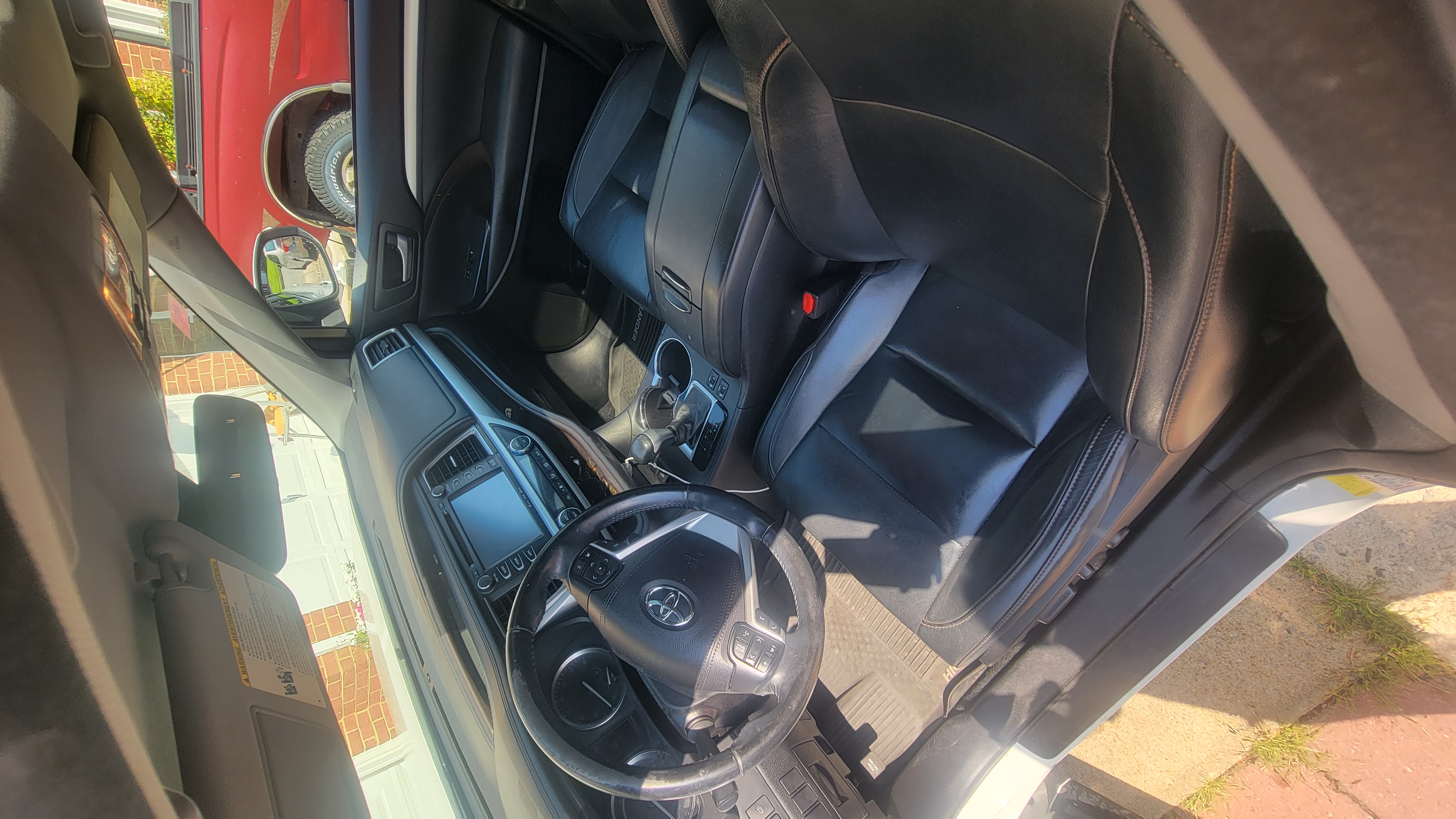 Used 2017 Toyota Highlander XLE AWD/4WD image 9