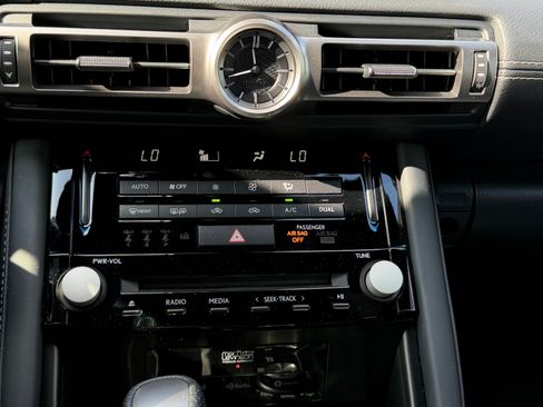 Used 2022 Lexus IS 500 image 13