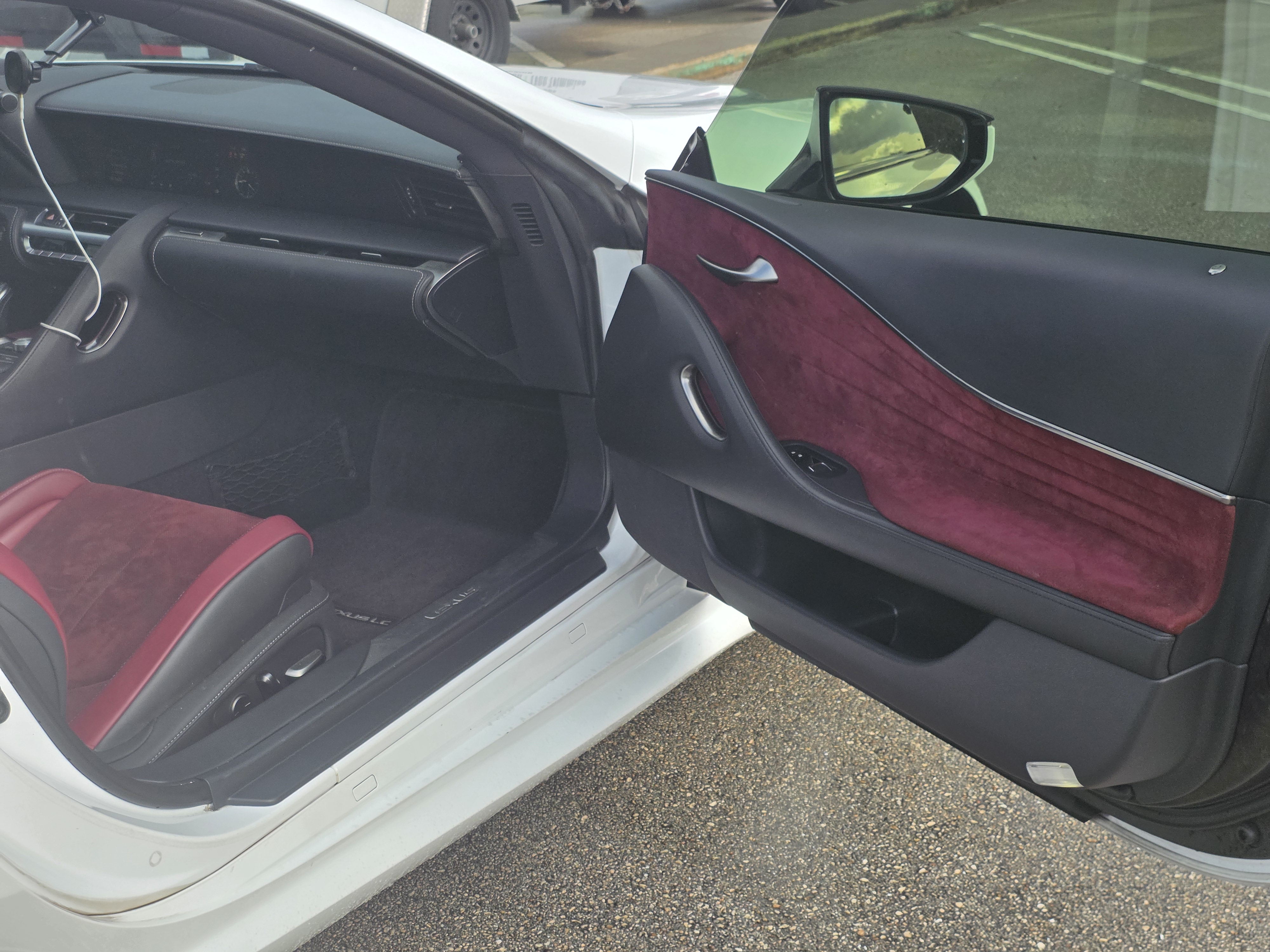 Used 2018 Lexus LC 500 Coupe w/ Sport Package RWD image 9