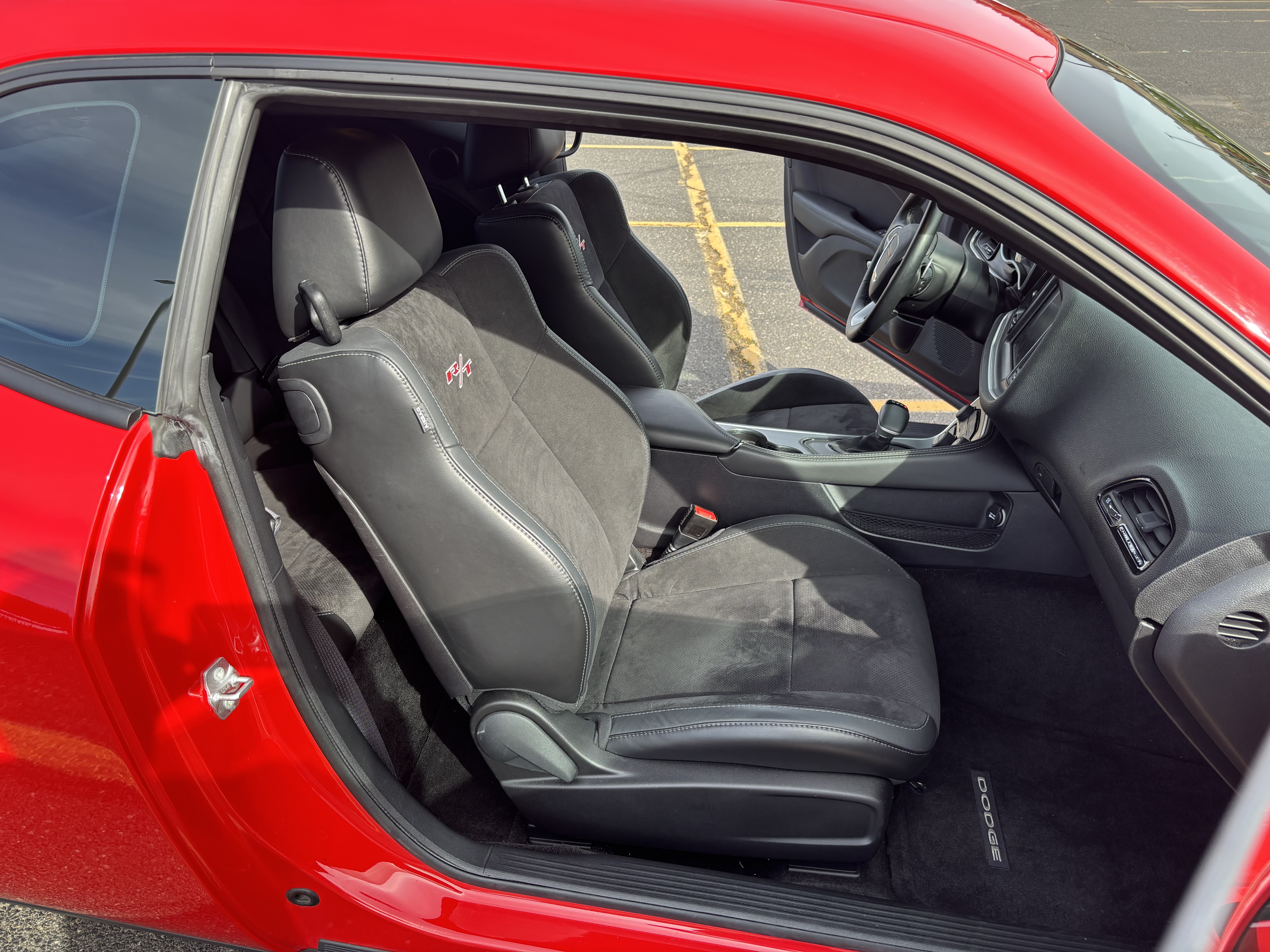 Used 2016 Dodge Challenger R/T Scat Pack w/ Leather Interior Group RWD image 17