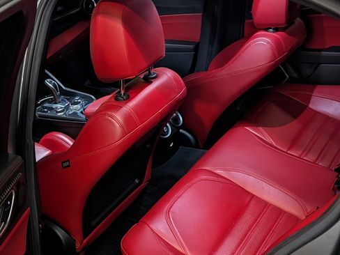 Used 2020 Alfa Romeo Giulia Ti image 16
