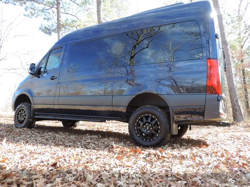 Used 2023 Mercedes-Benz Sprinter 2500 image 1