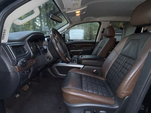 Used 2019 Nissan Titan Platinum Reserve w/ Platinum Utility Package image 21