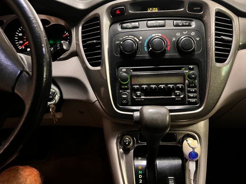 Used 2001 Toyota Highlander 2WD V6 image 2