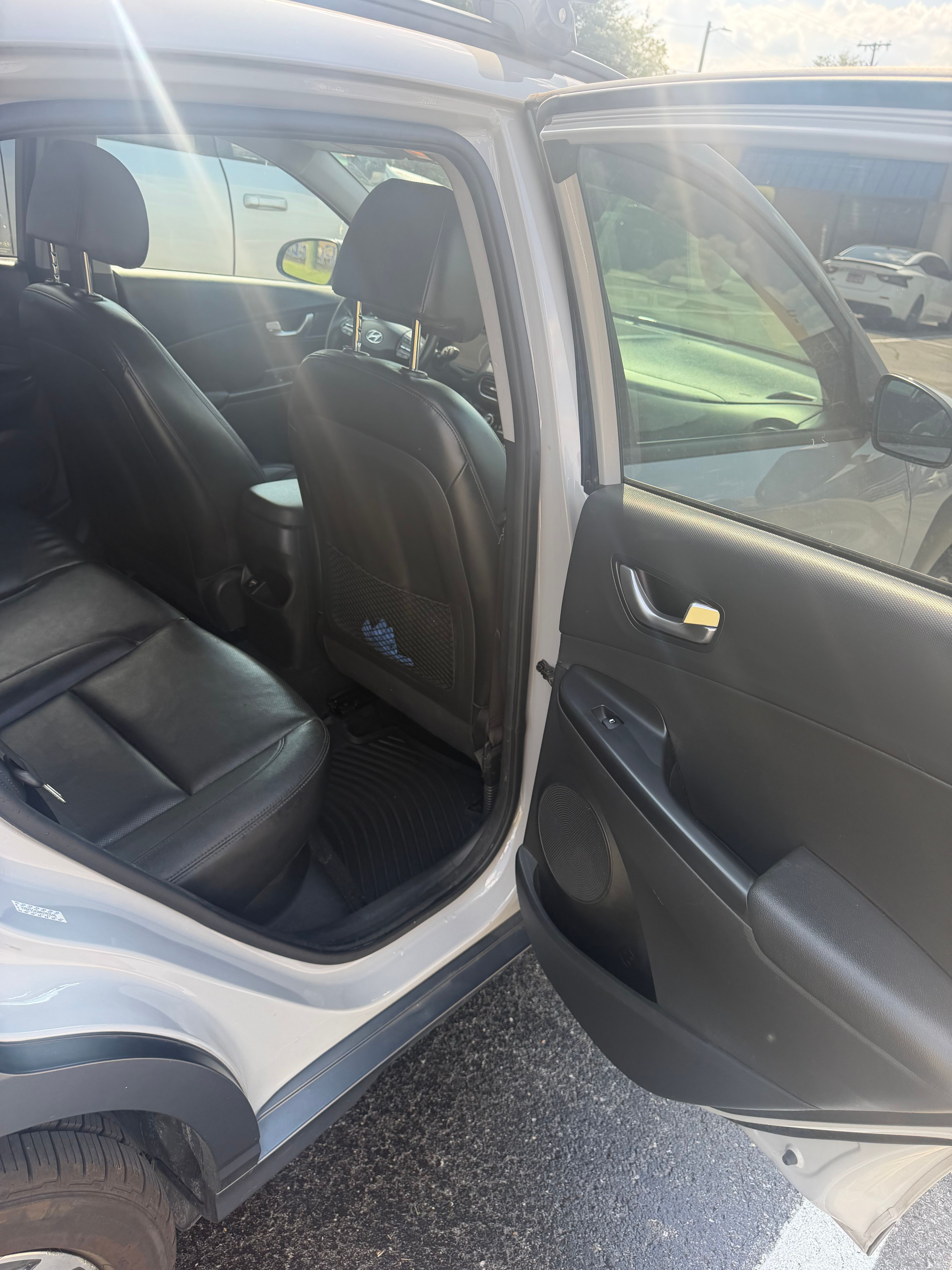 Used 2022 Hyundai Kona Limited AWD/4WD image 18