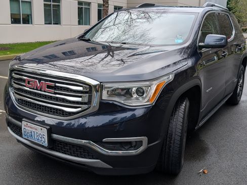 Used 2017 GMC Acadia SLT image 2