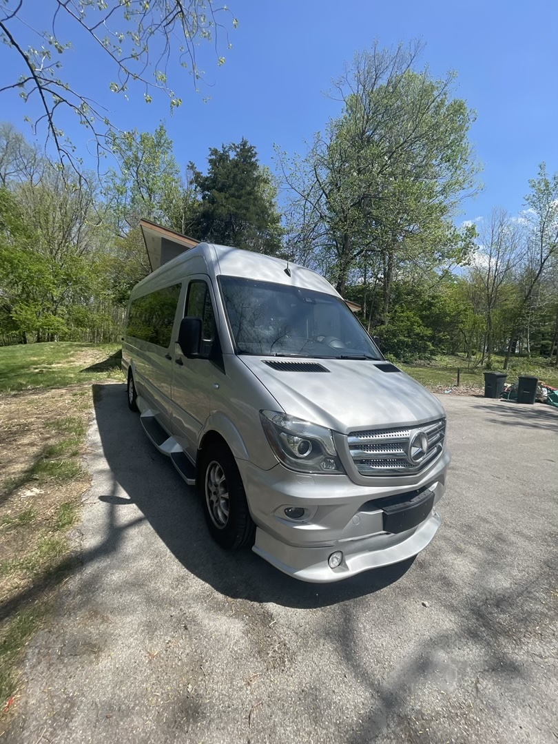 Used 2017 Mercedes-Benz Sprinter 2500 image 9