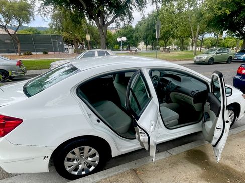 Used 2012 Honda Civic LX image 2