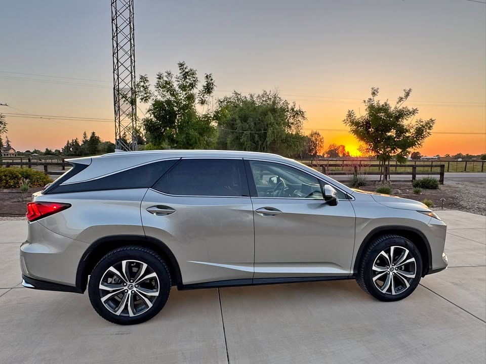 Used 2021 Lexus RX 350L Premium w/ Premium Package AWD/4WD image 5