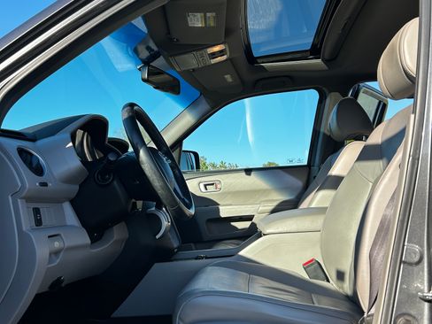 Used 2010 Honda Pilot EX-L image 11