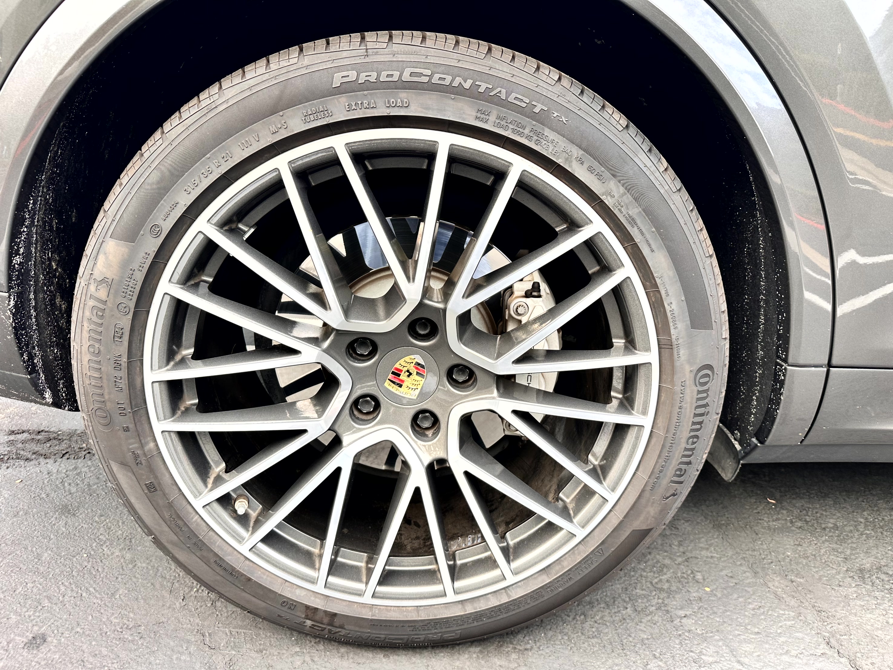 Used 2020 Porsche Cayenne Turbo AWD/4WD image 26