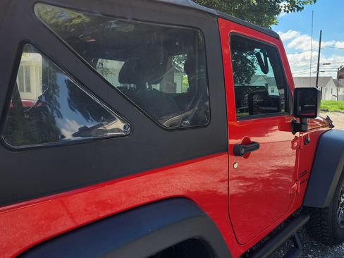 Used 2015 Jeep Wrangler Sport w/ Quick Order Package 23S AWD/4WD image 11
