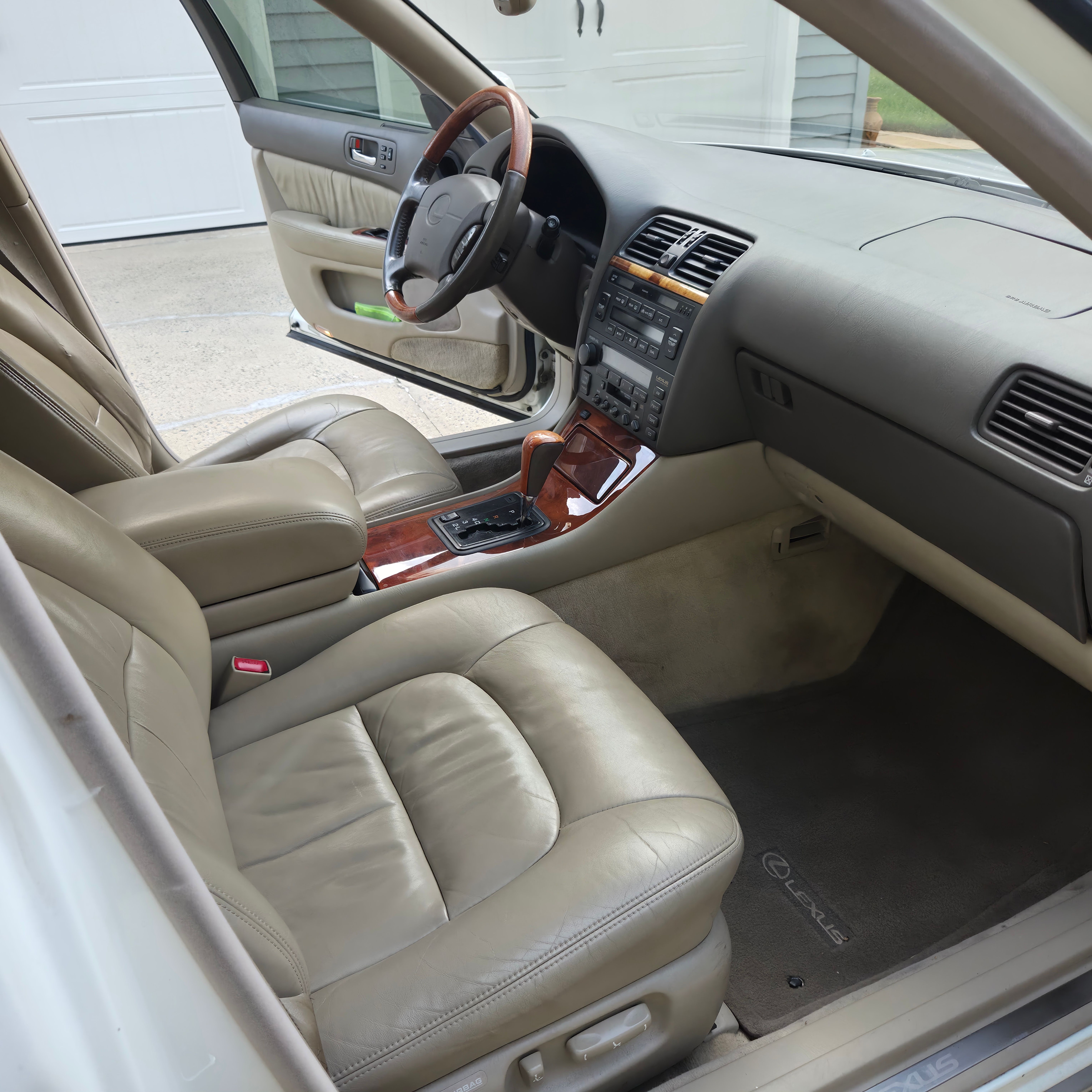 Used 1998 Lexus LS 400 RWD image 20
