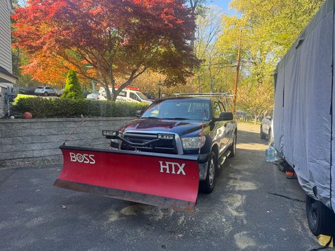 Used 2010 Toyota Tundra 4x4 Double Cab image 6