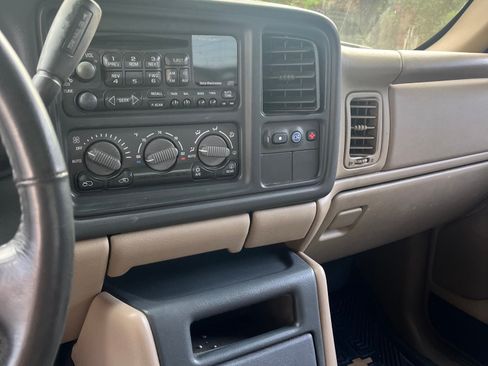 Used 2002 Chevrolet Avalanche 2WD image 14