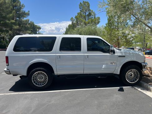 Used 2000 Ford Excursion Limited AWD/4WD image 4