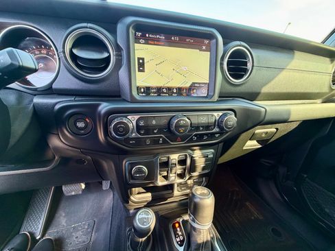 Used 2021 Jeep Wrangler Unlimited Sahara image 12