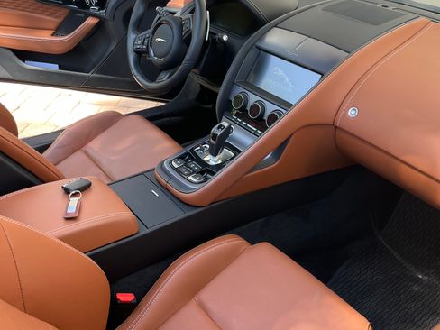 Used 2021 Jaguar F-TYPE Convertible RWD image 17