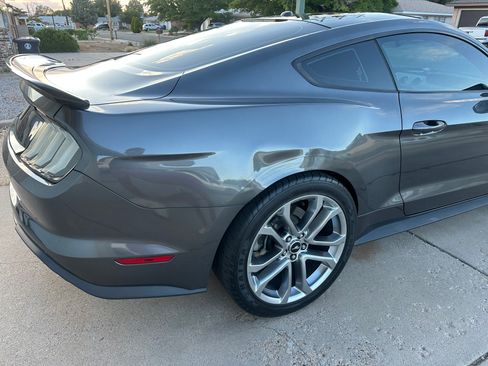 Used 2018 Ford Mustang GT Premium w/ Black Accent Package RWD image 8