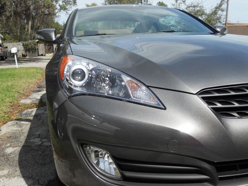 Used 2012 Hyundai Genesis 3.8 image 9