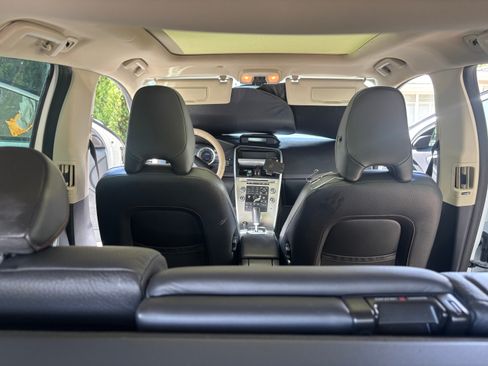 Used 2010 Volvo XC60 T6 R-Design AWD/4WD image 15