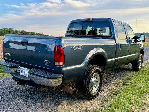 Used 2005 Ford F250 XLT AWD/4WD image 9