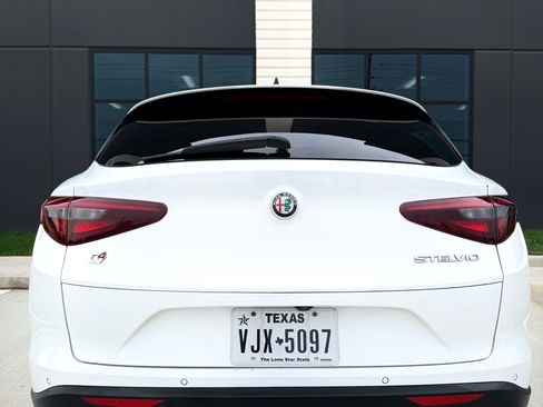 Used 2018 Alfa Romeo Stelvio Ti Sport AWD/4WD image 8