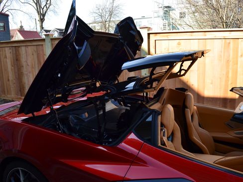 Used 2022 Chevrolet Corvette Stingray Premium Conv w/ Z51 Performance Package image 5