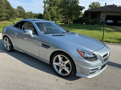Used 2014 Mercedes-Benz SLK 350 image 1