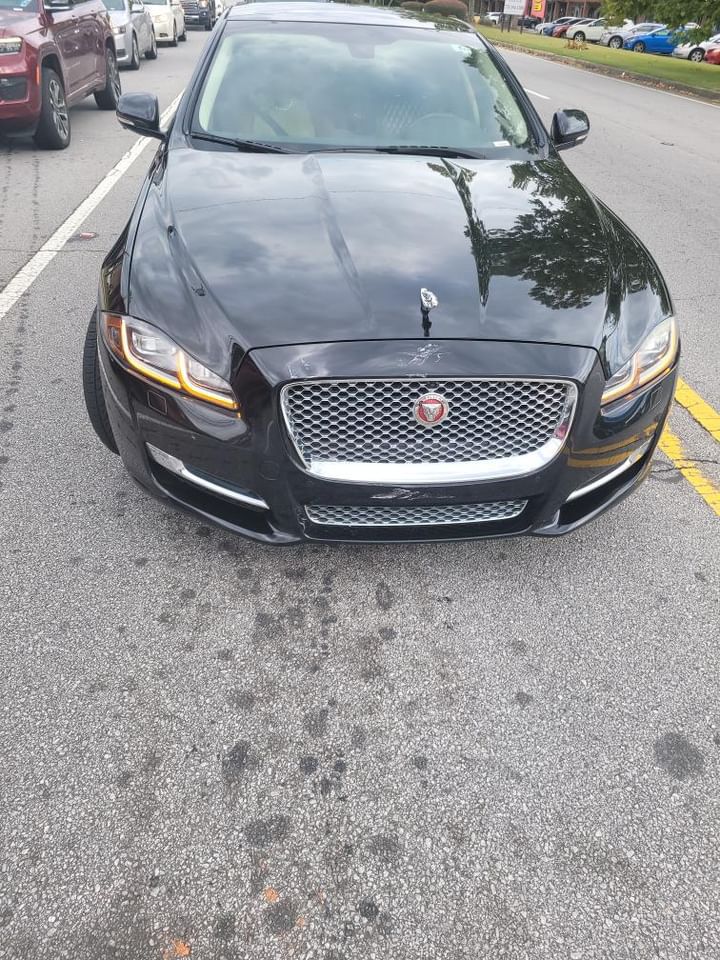 Used 2016 Jaguar XJ L Portfolio RWD image 1