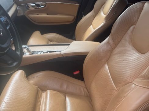 Used 2018 Volvo XC90 T8 Inscription w/ Convenience Package image 28