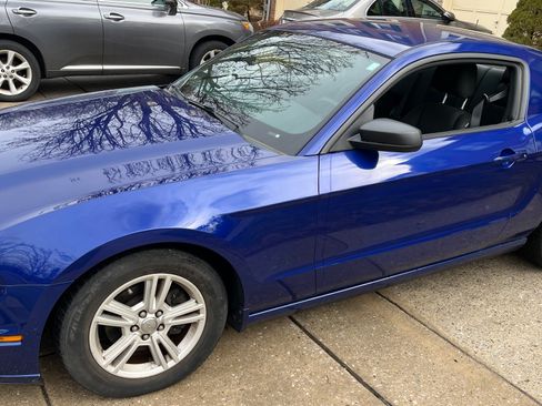 Used 2014 Ford Mustang V6 Coupe 2D image 2