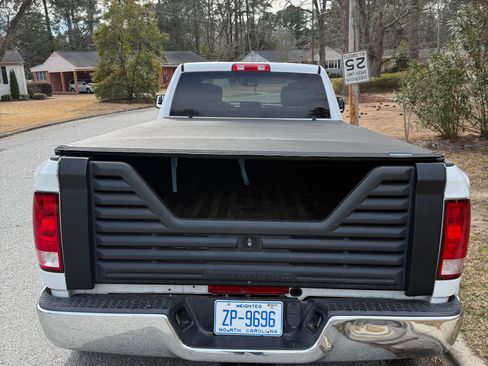 Used 2018 RAM 3500 Tradesman w/ Chrome Appearance Group image 12