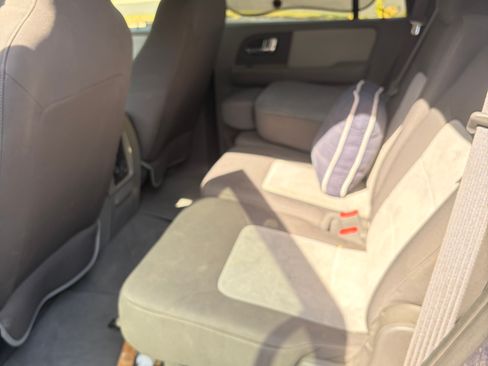 Used 2006 Ford Expedition XLT RWD image 13