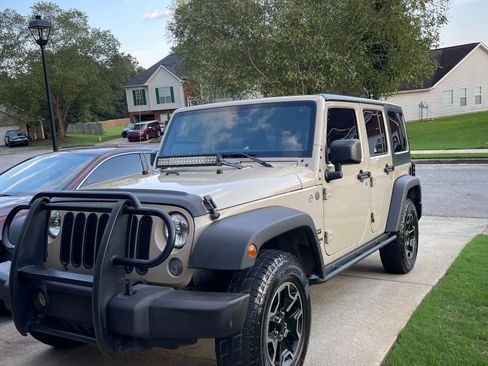 Used 2016 Jeep Wrangler Unlimited Sport w/ Quick Order Package 24S image 2
