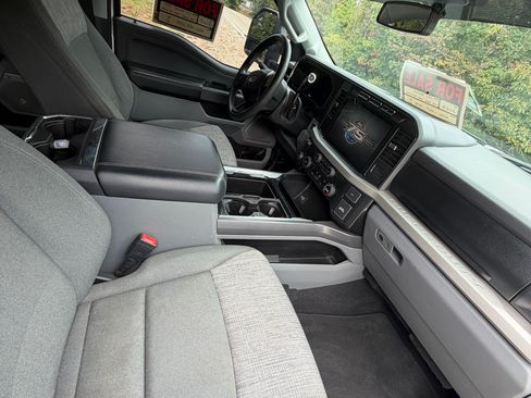 Used 2023 Ford F250 XLT w/ XLT Premium Package AWD/4WD image 8