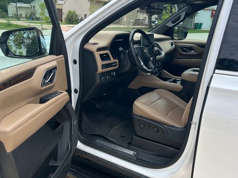 Used 2022 Chevrolet Suburban Premier w/ Premium Package 2 AWD/4WD image 10