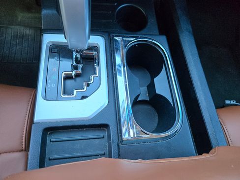 Used 2017 Toyota Tundra SR5 image 17