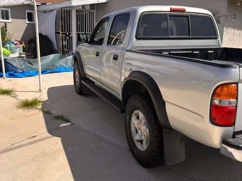 Used 2002 Toyota Tacoma PreRunner w/ SR5 Pkg w/ Chrome Pkg RWD image 11