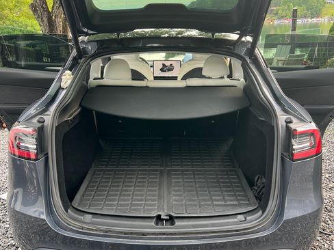 Used 2023 Tesla Model Y Long Range AWD/4WD image 4