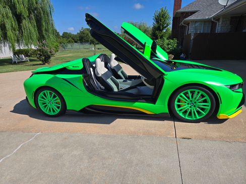 Used 2019 BMW i8 Roadster image 13