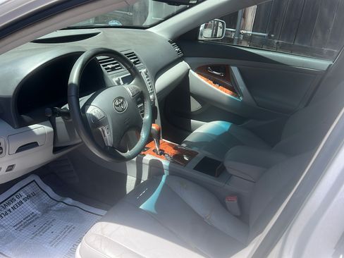Used 2010 Toyota Camry Hybrid FWD image 14