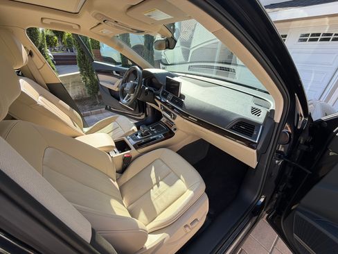 Used 2019 Audi Q5 2.0T Premium Plus w/ Premium Plus Package AWD/4WD image 10