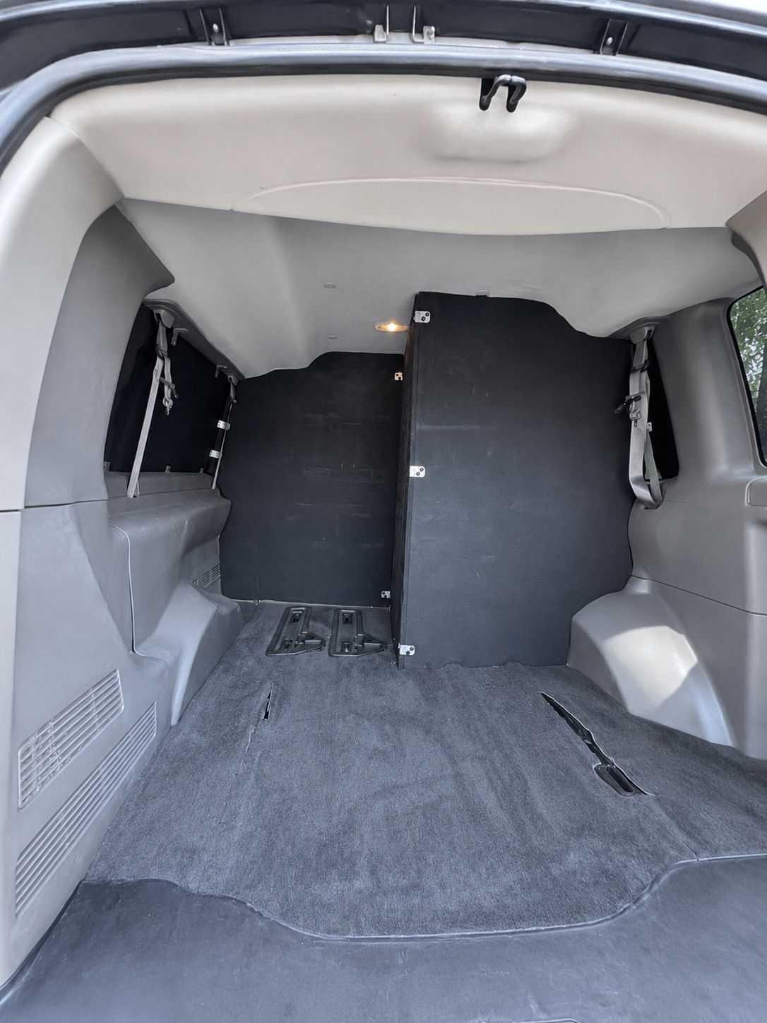 Used 2017 Chevrolet Express 3500 LT w/ LT Preferred Equipment Group RWD image 22
